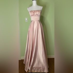 size 3/4 Windsor dress